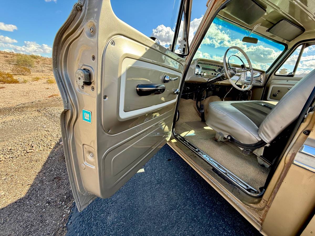 
								1966 Chevy C10 LS Power full									