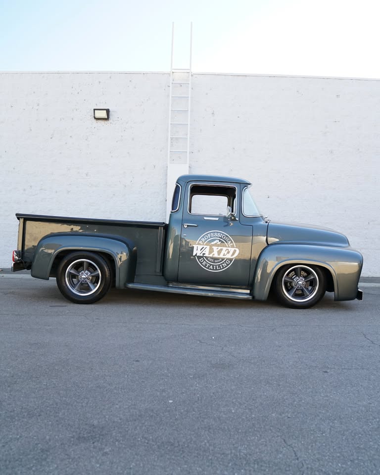 
								1956 Ford F-100 big window full									