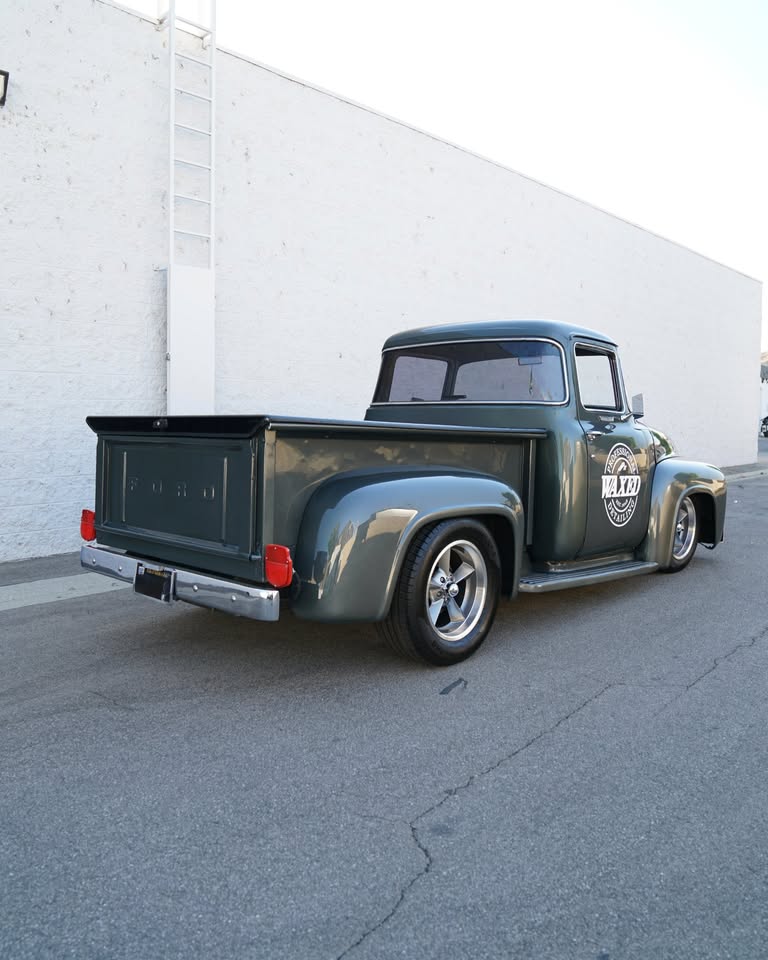 
								1956 Ford F-100 big window full									