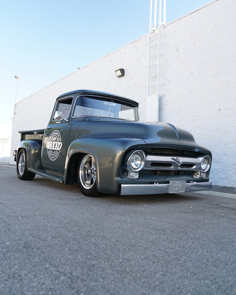 
								1956 Ford F-100 big window full									