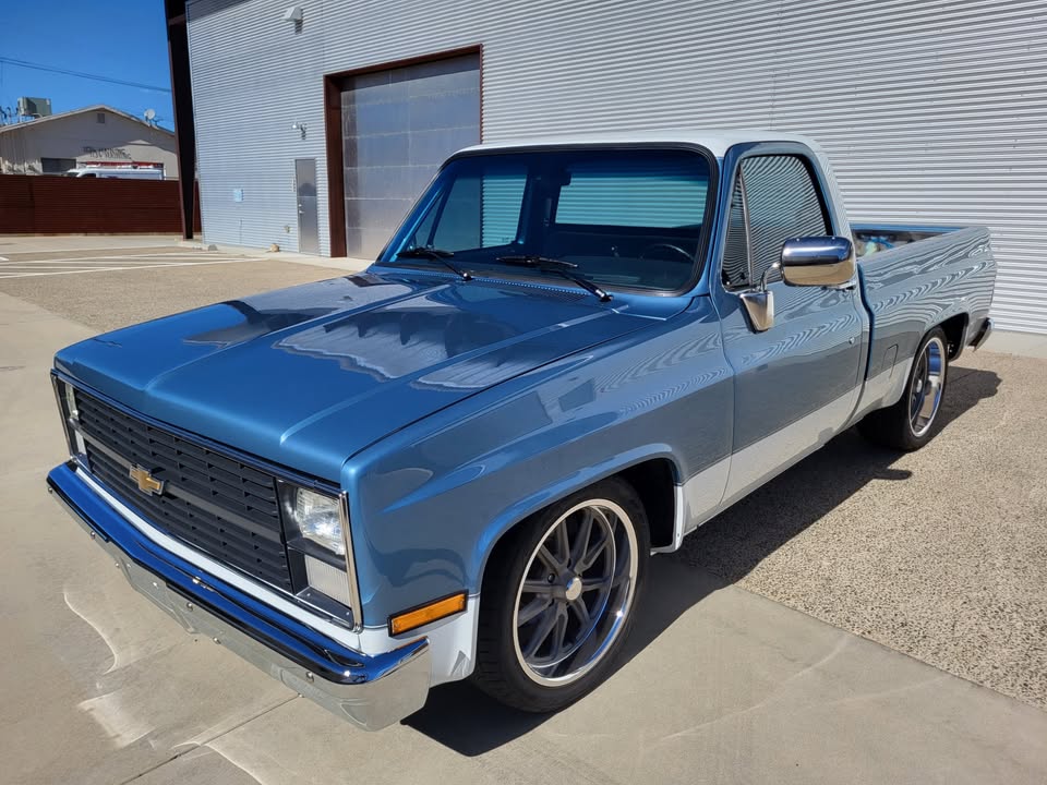 
								1984 Chevrolet C10 short bed full									