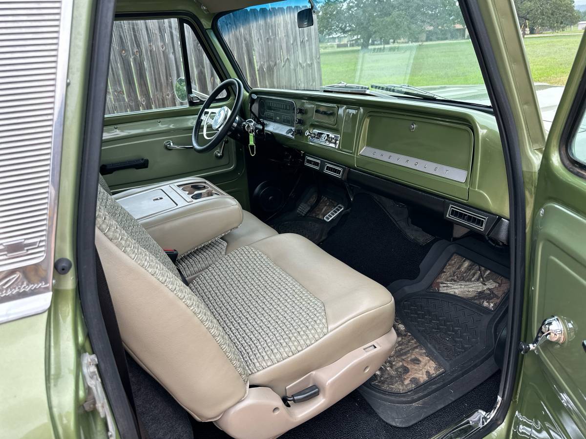 
								66 Chevy short wide pickup full									