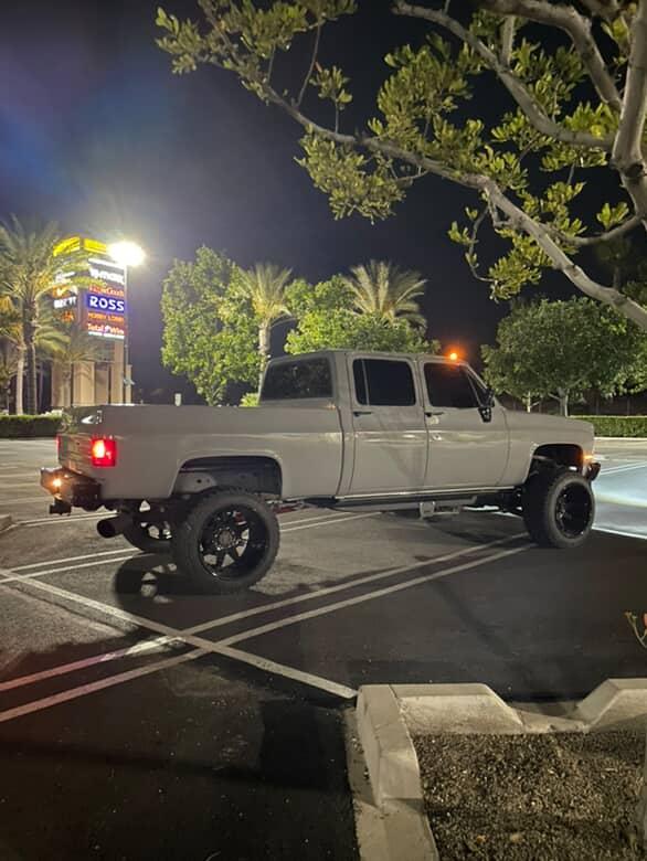 
								1984 chevy squarebody crewcab full									