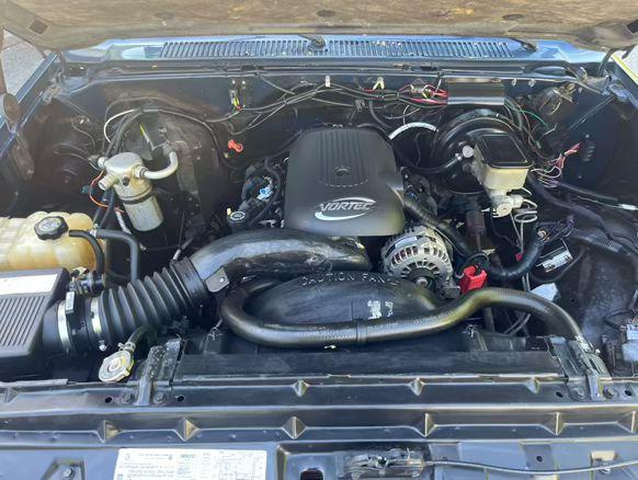
								1985 Chevy suburban full									