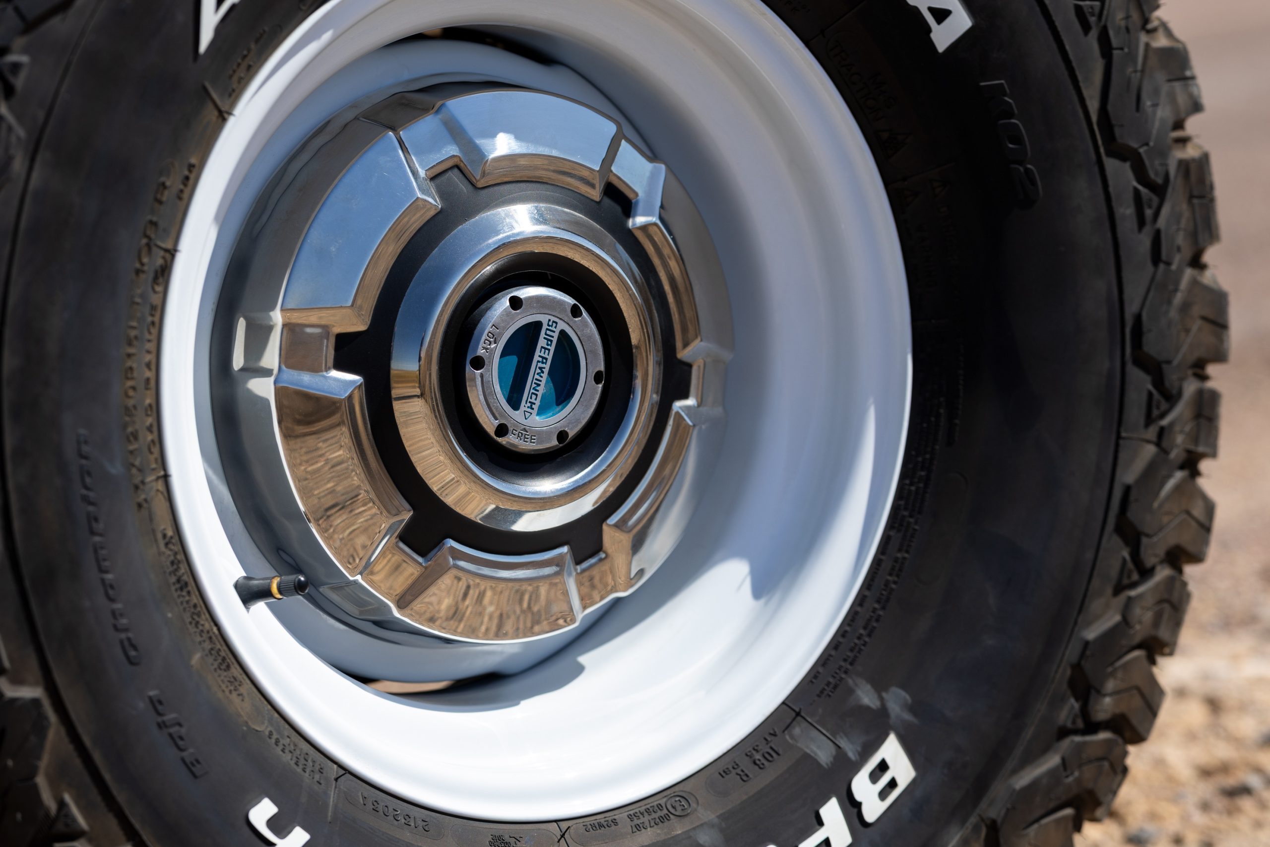 
								1973 Chevrolet K5 Blazer full									